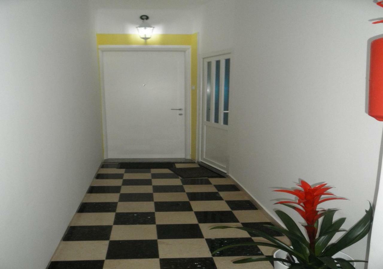 Agatha Apartma